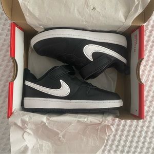 Nike Court Borough Low 2